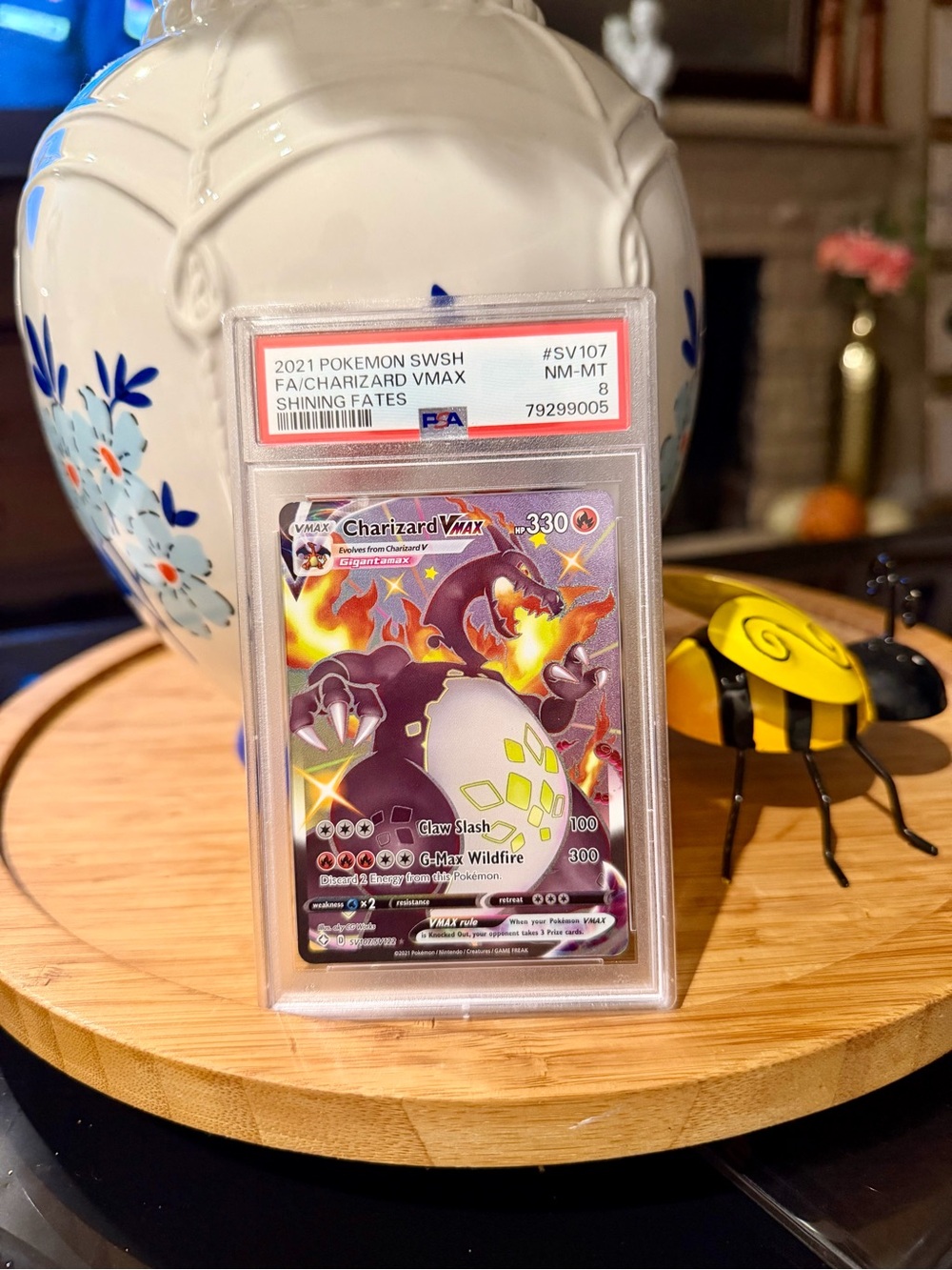 2021 POKEMON SWORD & SHIELD SHINING FATES SV107 FULL ART/CHARIZARD VMAX PSA 8